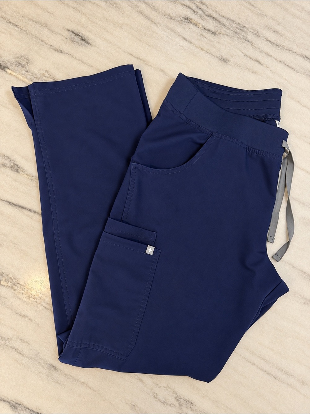 Women’s Figs Kade Cargo Scrub Pants